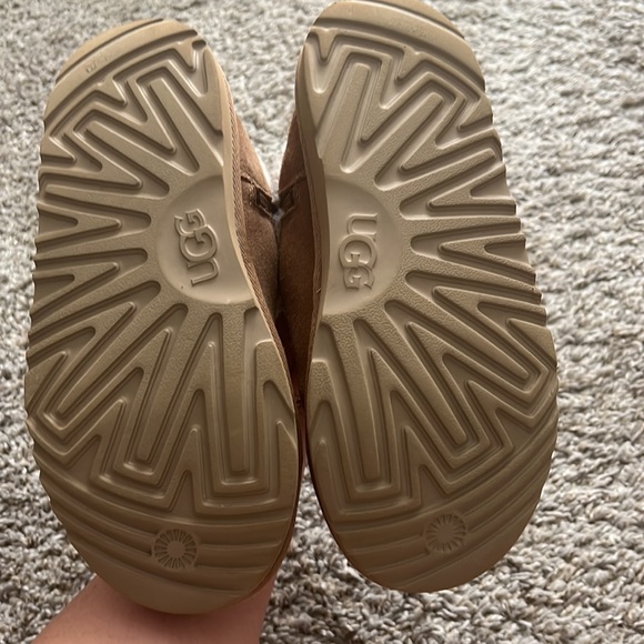UGGs - Picture 3 of 6